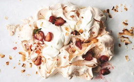 Giant Meringue (Pavlova Gigantata)