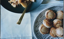 Rye Dinner Rolls with Crisp Tops
